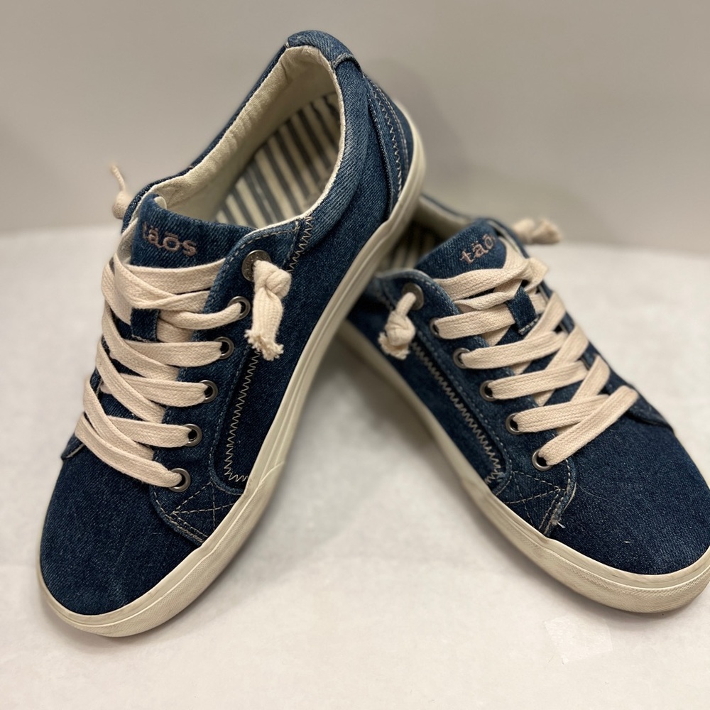 TAOS Denim Sneakers Size 9us